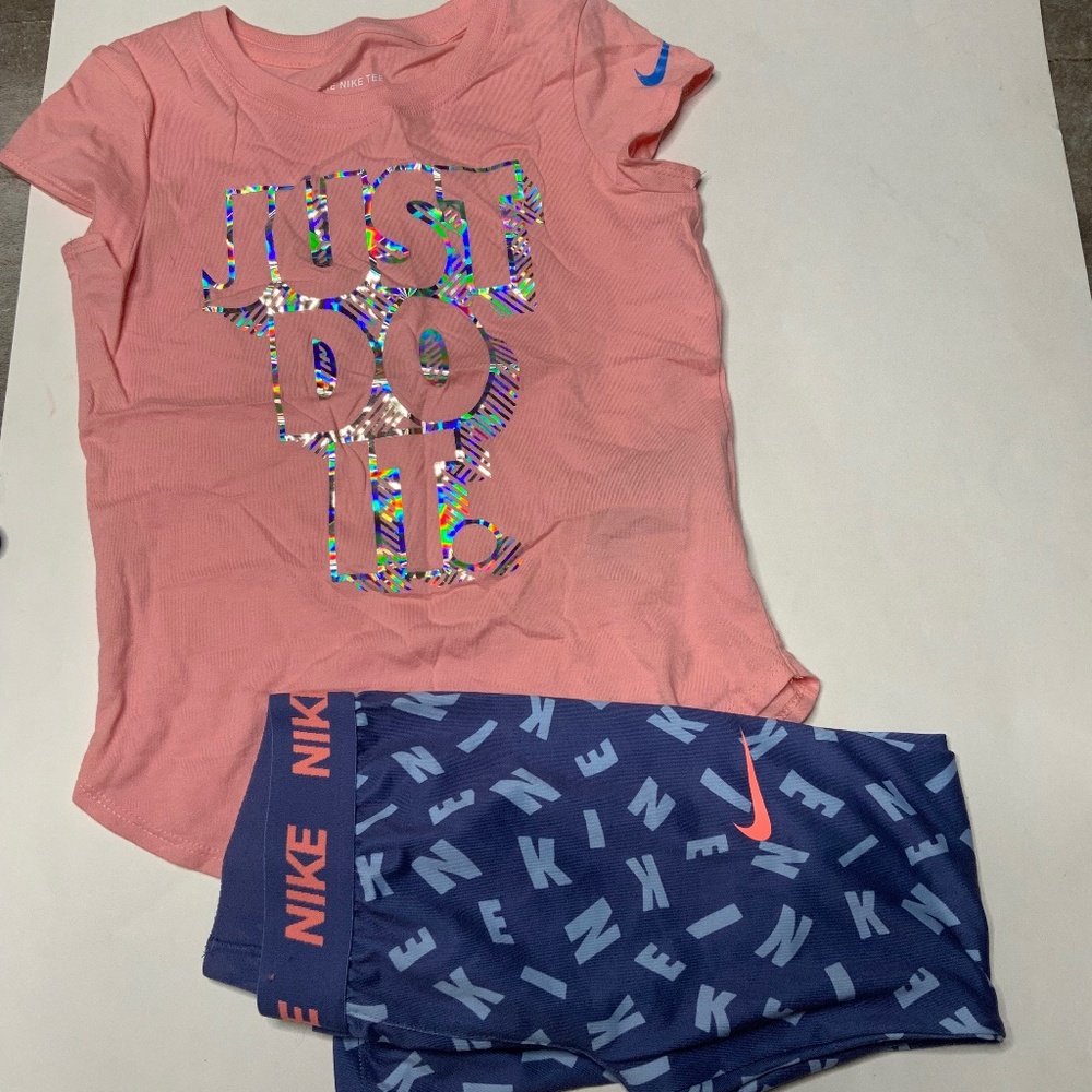 Girls Nike two piece set